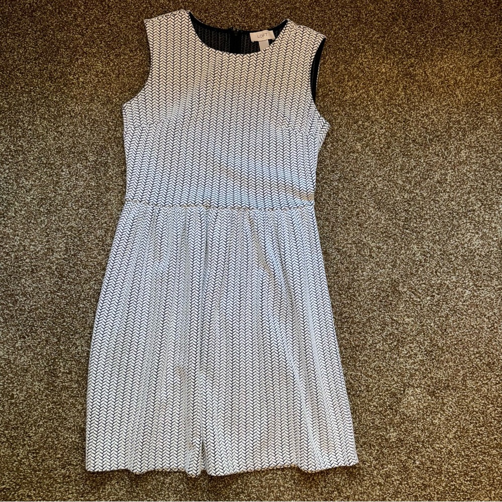 Stretchy Loft Business Dress in Gray